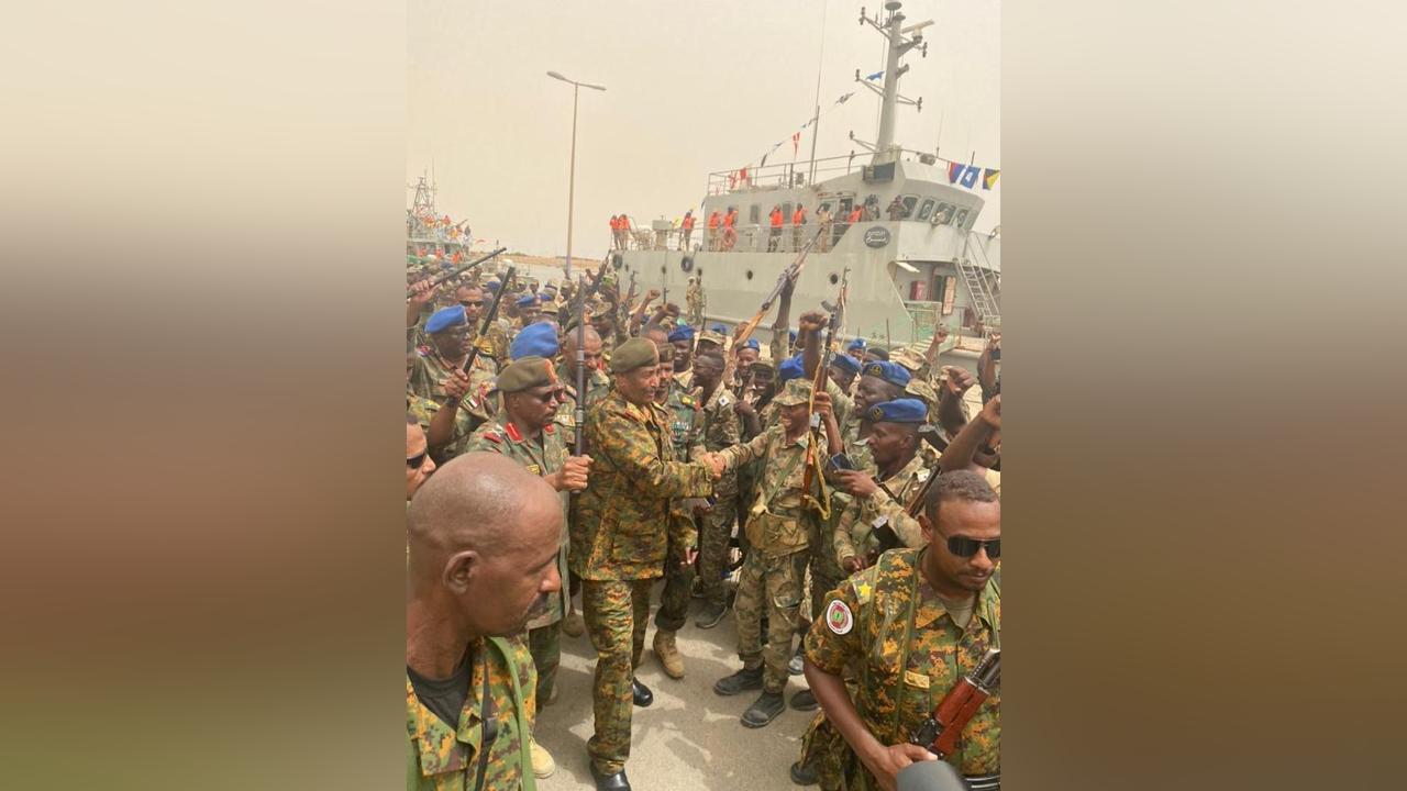 البرهان: انا لم اخرج بصفقة ومن يتحدثون ذلك ” مواهيم ساي” البرهان: انا لم اخرج بصفقة ومن يتحدثون ذلك ” مواهيم ساي”