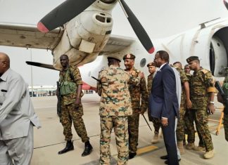 استقبال رسمي كبير لرئيس مجلس السيادة في بورتسودان استقبال رسمي كبير لرئيس مجلس السيادة في بورتسودان