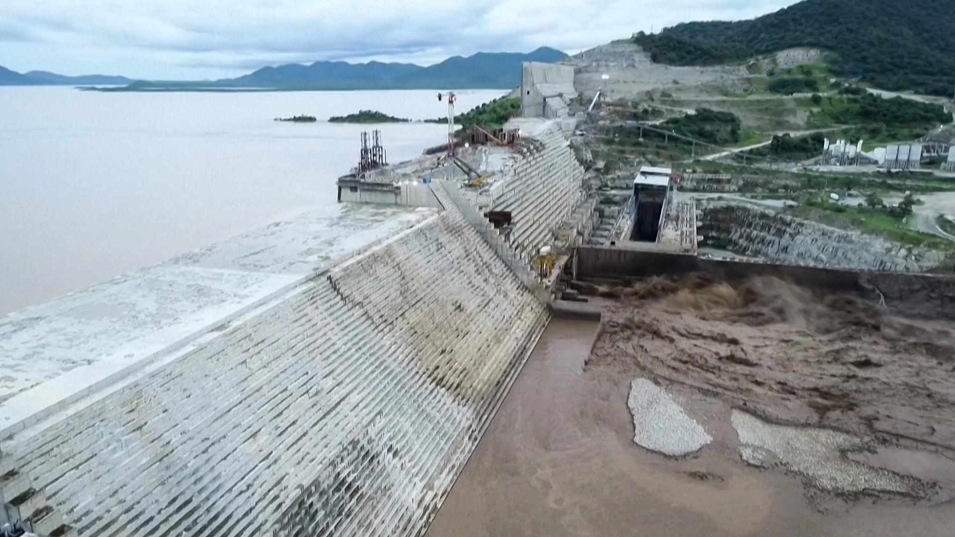 بعد توقف 3 أعوام.. استئناف مفاوضات سد النهضة بين مصر والسودان وإثيوبيا بعد توقف 3 أعوام.. استئناف مفاوضات سد النهضة بين مصر والسودان وإثيوبيا