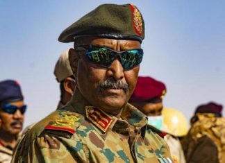 البرهان يصل إلى بورتسودان: دلالات الزيارة والخطوات المقبلة البرهان يصل إلى بورتسودان: دلالات الزيارة والخطوات المقبلة