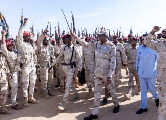 «حميدتي» يتقمّص رداء «الحركات التحرّرية»: لكلٍّ «إمبراطوريته» «حميدتي» يتقمّص رداء «الحركات التحرّرية»: لكلٍّ «إمبراطوريته»