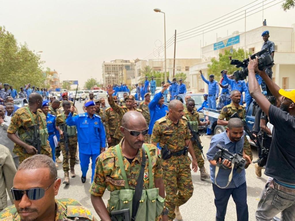 البرهان يتحدث عن مؤامرة كبرى يتعرض لها ويوجه رسالة إلى الدعم السريع ويؤكد أن الحرب ستنتهي عاجلا البرهان يتحدث عن مؤامرة كبرى يتعرض لها ويوجه رسالة إلى الدعم السريع ويؤكد أن الحرب ستنتهي عاجلا