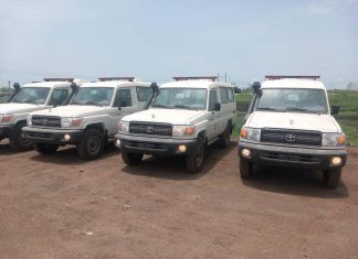 القضارف تتسلم خمس عربات إسعاف من المنحة اليابانية القضارف تتسلم خمس عربات إسعاف من المنحة اليابانية