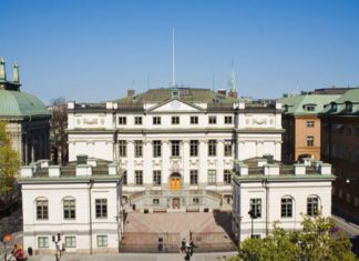 السويد تحاكم مسؤولَيْن سابقين لضلوعهما بجرائم حرب في السودان السويد تحاكم مسؤولَيْن سابقين لضلوعهما بجرائم حرب في السودان