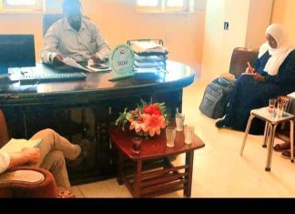 مدير الصحة بالقضارف يلتقي وفد الإغاثة الدولية مدير الصحة بالقضارف يلتقي وفد الإغاثة الدولية