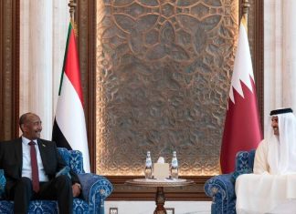أمير قطر يلتقي البرهان ويؤكد حرص الدوحة على إنهاء القتال بالسودان أمير قطر يلتقي البرهان ويؤكد حرص الدوحة على إنهاء القتال بالسودان