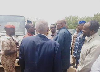 والي الجزيرة يتفقد إرتكازات الجيش من مدني إلى رفاعة والي الجزيرة يتفقد إرتكازات الجيش من مدني إلى رفاعة