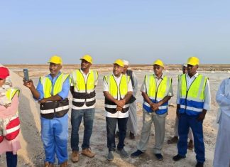 وزير المعادن يدشن المرحلة الأولى لملاحة قراس وزير المعادن يدشن المرحلة الأولى لملاحة قراس