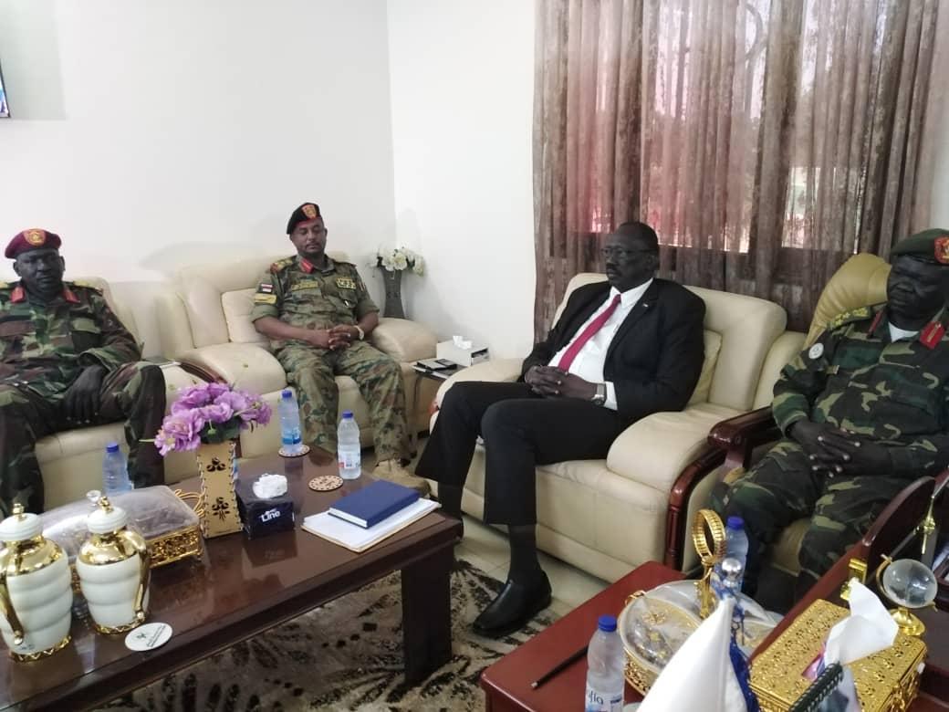 حاكم النيل الازرق يطلع على برنامج الترتيبات الأمنية بالإقليم حاكم النيل الازرق يطلع على برنامج الترتيبات الأمنية بالإقليم