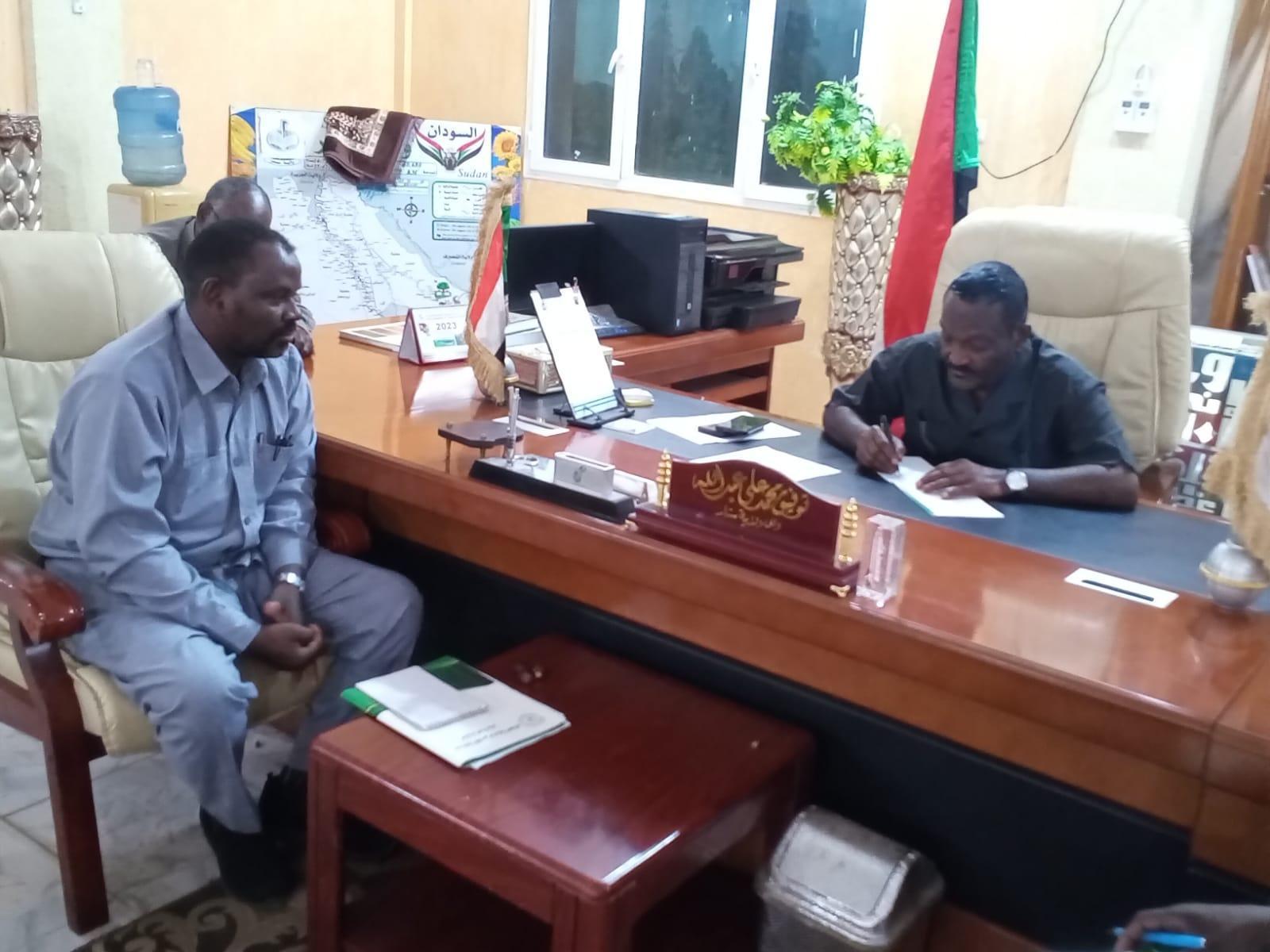 والي سنار يوجه بتشديد الرقابة علي الاسواق والي سنار يوجه بتشديد الرقابة علي الاسواق