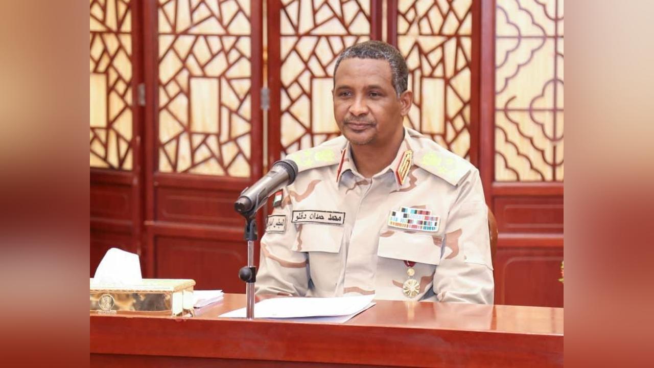 رئيس افريقي يهاتف حميدتي رئيس افريقي يهاتف حميدتي