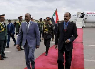 البرهان يعود إلى السودان بعد زيارة سريعة إلى إريتريا البرهان يعود إلى السودان بعد زيارة سريعة إلى إريتريا