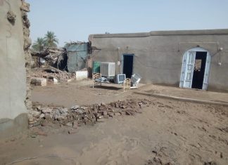 تنفيذي محلية الدامر يتفقد المتأثرين بالأمطار والسيول بمناطق المحلية تنفيذي محلية الدامر يتفقد المتأثرين بالأمطار والسيول بمناطق المحلية