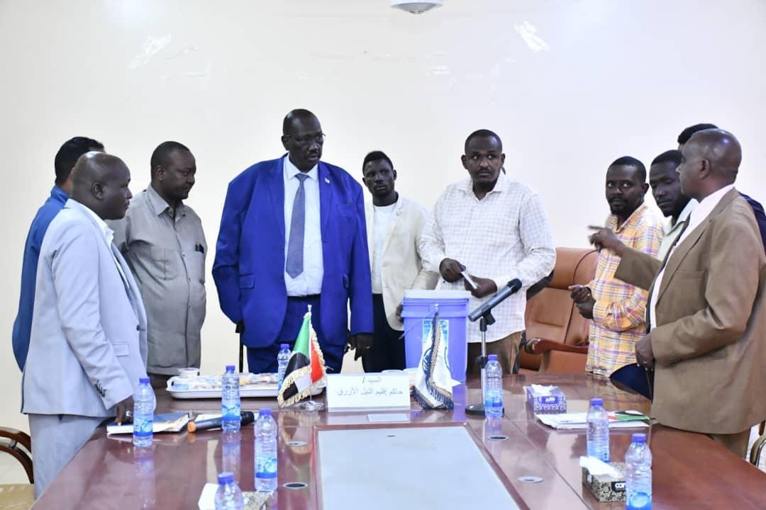 بادى يطلع على باكورة الإنتاج بمشروعات تشغيل الخريجين بالإقليم بادى يطلع على باكورة الإنتاج بمشروعات تشغيل الخريجين بالإقليم