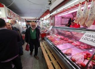 الجزائر: خلافات حادة حول استيراد اللحوم الجزائر: خلافات حادة حول استيراد اللحوم