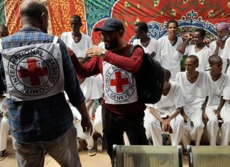 الصليب الأحمر يصدر تعميما حول إطلاق الجيش السوداني سراح أسرى قصر ويحدد وجهتهم الصليب الأحمر يصدر تعميما حول إطلاق الجيش السوداني سراح أسرى قصر ويحدد وجهتهم