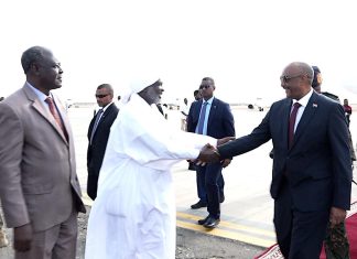 بعد زيارة ليوغندا رئيس مجلس السيادة يعود للبلاد بعد زيارة ليوغندا رئيس مجلس السيادة يعود للبلاد
