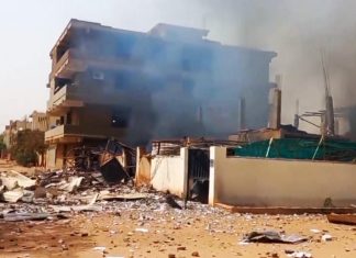 قصف عنيف بين الجيش السوداني والدعم السريع وسط الخرطوم قصف عنيف بين الجيش السوداني والدعم السريع وسط الخرطوم