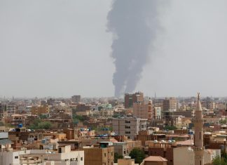 تجدد المعارك بالسودان ومستشفيات الخرطوم ودارفور خارج الخدمة تجدد المعارك بالسودان ومستشفيات الخرطوم ودارفور خارج الخدمة