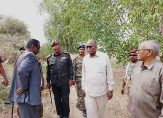 والي الجزيرة يتفقد الدفاعات الأمامية للقوات المسلحة بمحلية الكاملين والي الجزيرة يتفقد الدفاعات الأمامية للقوات المسلحة بمحلية الكاملين