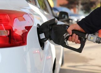 ولاية سودانية تتخذ قرارًا بشأن تزويد سيارات السيدات بالوقود ولاية سودانية تتخذ قرارًا بشأن تزويد سيارات السيدات بالوقود