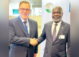 وزير المالية يلتقي بنيويورك بالمدير الإقليمي لبرنامج الأمم المتحدة الإنمائي وزير المالية يلتقي بنيويورك بالمدير الإقليمي لبرنامج الأمم المتحدة الإنمائي