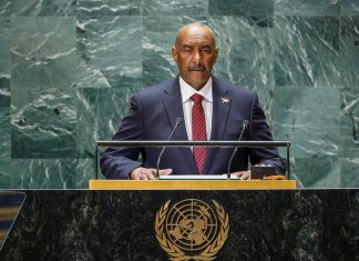 البرهان يطالب دول جوار السودان بالتوقف عن إرسال المرتزقة البرهان يطالب دول جوار السودان بالتوقف عن إرسال المرتزقة