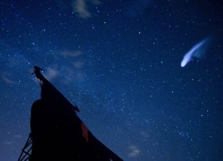 علماء يكتشفون في الصين أول حفرة على قمة جبل في العالم تشكلت بفعل اصطدام نيزك علماء يكتشفون في الصين أول حفرة على قمة جبل في العالم تشكلت بفعل اصطدام نيزك