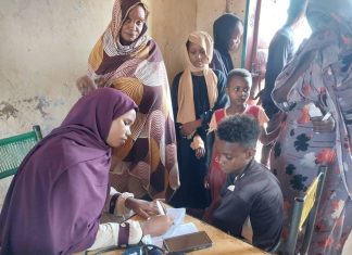 الخدمات الصحية بمحلية الجبلين تقيم يوما صحيا بمركز الوافدين بابوتقابة الخدمات الصحية بمحلية الجبلين تقيم يوما صحيا بمركز الوافدين بابوتقابة