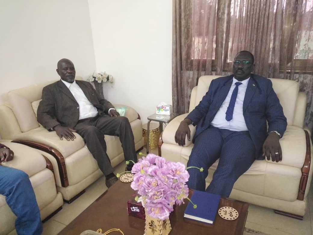 بادى يطلع على تحديات مفوضية قطاع الرحل والرعاة والمزارعين بالإقليم بادى يطلع على تحديات مفوضية قطاع الرحل والرعاة والمزارعين بالإقليم