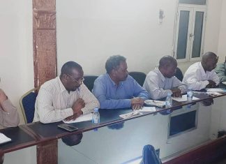 وزير مالية الجزيرة يشدد على الإلتزام بقوانين الشراء والتعاقد وزير مالية الجزيرة يشدد على الإلتزام بقوانين الشراء والتعاقد