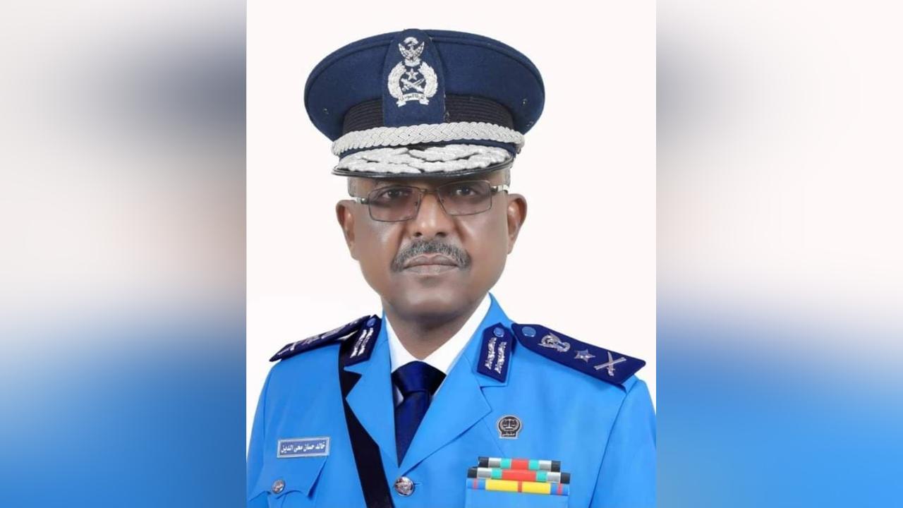 مديرعام الشرطة وزير الداخلية المكلف يكرم الطالبات المتفوقات بولاية البحرالاحمر