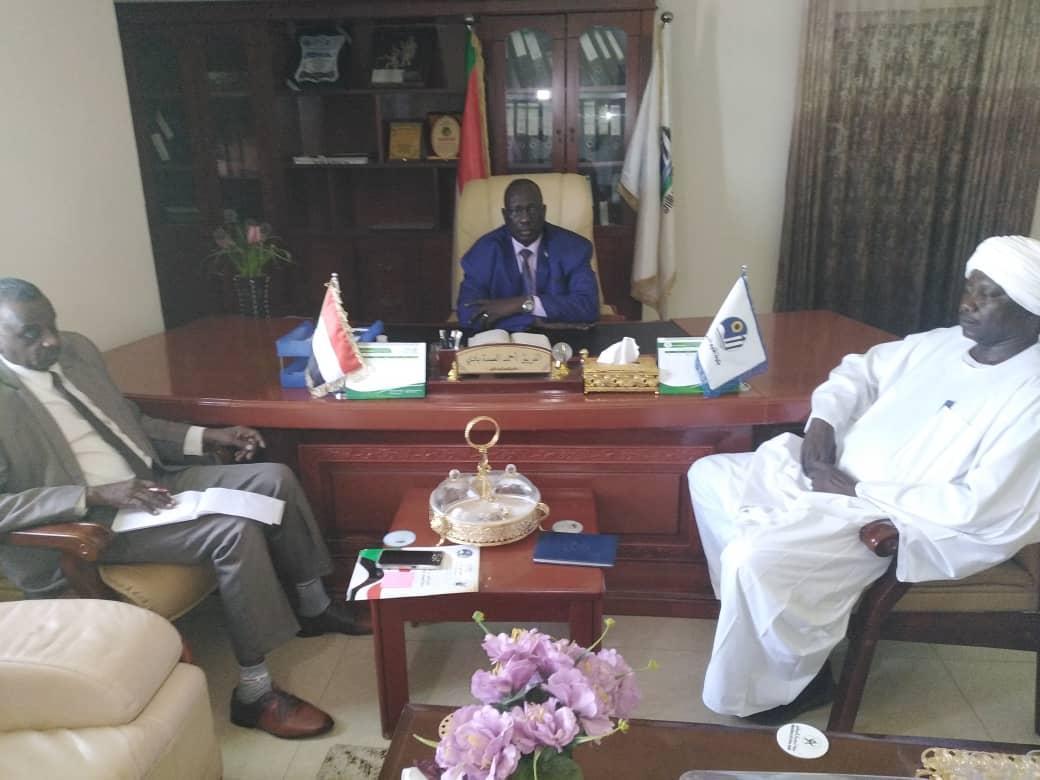 بادي يطلع علي التحديد التي تواجه توفير الخدمات بمنطقةكرن كرن