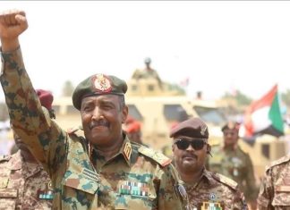 البرهان: لا وجود لتنظيمات سياسية في الجيش السوداني وسنهزم الدعم السريع البرهان: لا وجود لتنظيمات سياسية في الجيش السوداني وسنهزم الدعم السريع