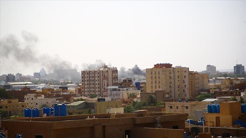 حرب السودان.. صحفيون ومعلمون يضطرون للعمل بمهن بديلة (تقرير)