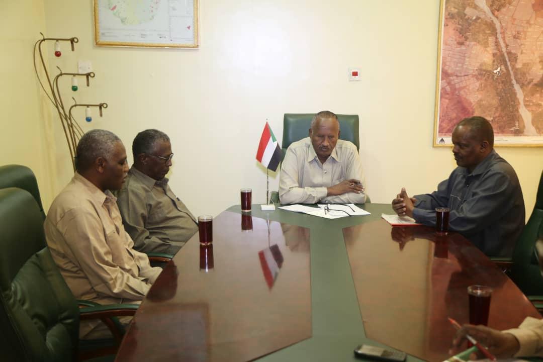 والي كسلا يؤكد دعمه لاسر شهداء معركة الكرامة والي كسلا يؤكد دعمه لاسر شهداء معركة الكرامة