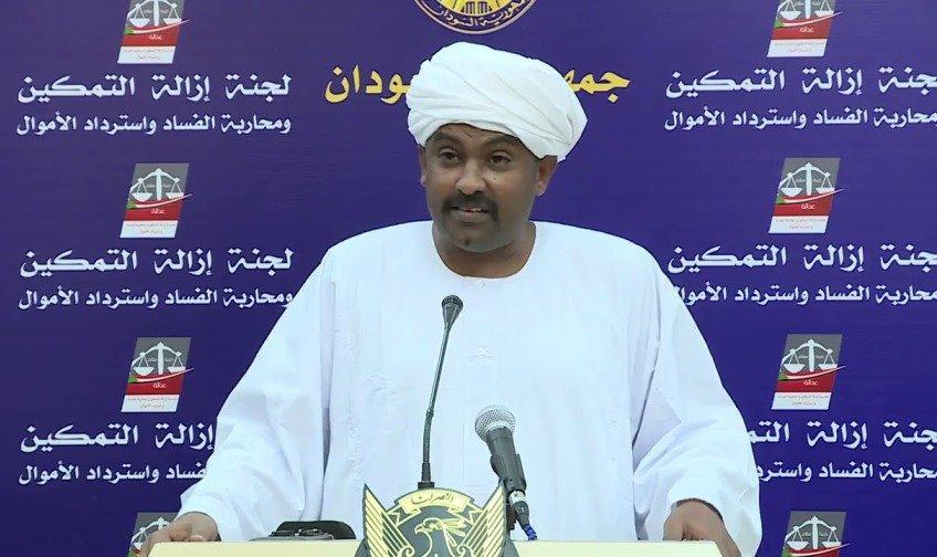 محمد الفكي يتهم الأجهزة الأمنية بملاحقة من يدعو لوقف الحرب ويكشف أسباب تعثر مفاوضات منبر جدة ويتحدث عن علاقة الطاهر حجر والهادي إدريس بالبرهان