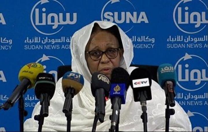 عائشة موسى تحدد موعدًا للقاء حميدتي