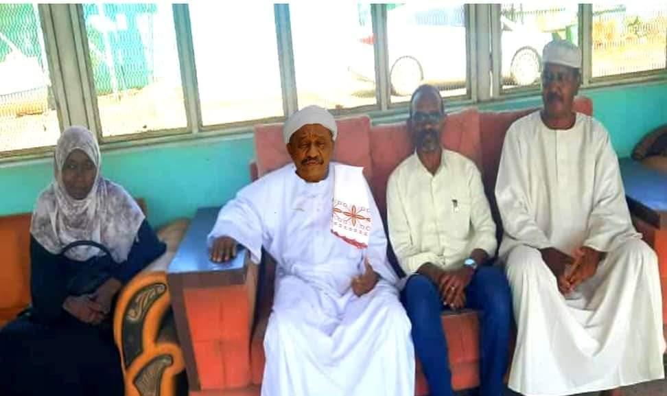 والي القضارف يلتقي وفد منظمة مبادرون للخدمات الصحية والي القضارف يلتقي وفد منظمة مبادرون للخدمات الصحية