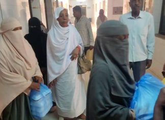 الدهسيرةبمحلية مروى تقدم وجبة لجرحي معركة العزة و الكرامة الدهسيرةبمحلية مروى تقدم وجبة لجرحي معركة العزة و الكرامة