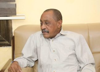 والى القضارف يلتقى بوفد منظمة اليونسيف والى القضارف يلتقى بوفد منظمة اليونسيف