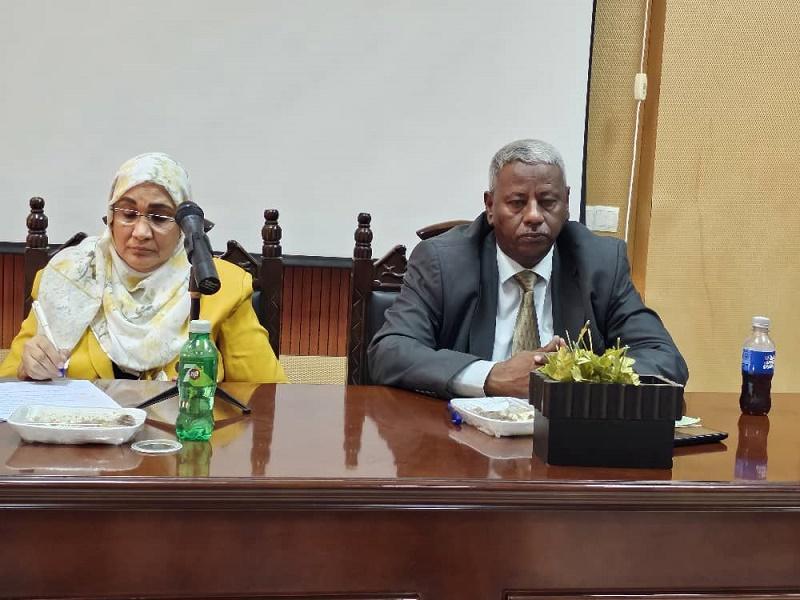 وكيل وزارة العدل تلتقي بمنسوبي الوزارة بالبحر الأحمر وكيل وزارة العدل تلتقي بمنسوبي الوزارة بالبحر الأحمر