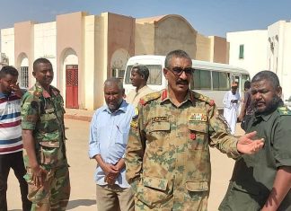 الزومةتقدم دعماً مالياً وعينياً لجرحى معركةالكرامةبمستشفى مروي العسكري الزومةتقدم دعماً مالياً وعينياً لجرحى معركةالكرامةبمستشفى مروي العسكري