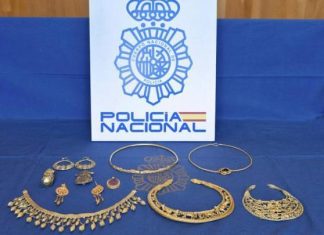 الشرطة الإسبانية تعثر على مجوهرات مسروقة من التراث الأوكراني الشرطة الإسبانية تعثر على مجوهرات مسروقة من التراث الأوكراني