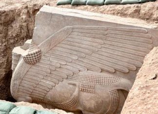 اكتشاف ثور مجنّح يعود للقرن الثامن قبل الميلاد في العراق اكتشاف ثور مجنّح يعود للقرن الثامن قبل الميلاد في العراق