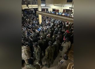 البرهان يؤكدإستمرار القوات المسلحةفي معركةالكرامة حتى دحر التمرد البرهان يؤكدإستمرار القوات المسلحةفي معركةالكرامة حتى دحر التمرد