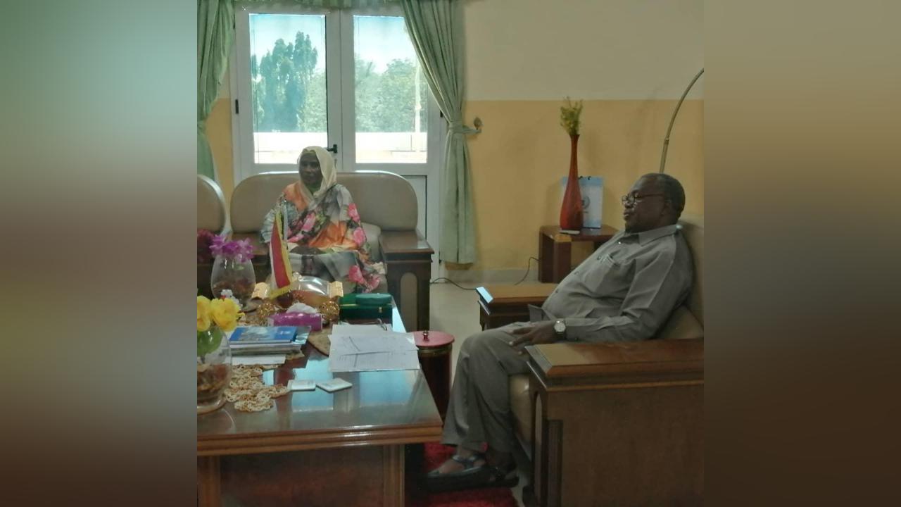 والي جنوب كردفان يلتقي المرأة بمبادرة أهل كادقلي والفنون الشعبية والي جنوب كردفان يلتقي المرأة بمبادرة أهل كادقلي والفنون الشعبية