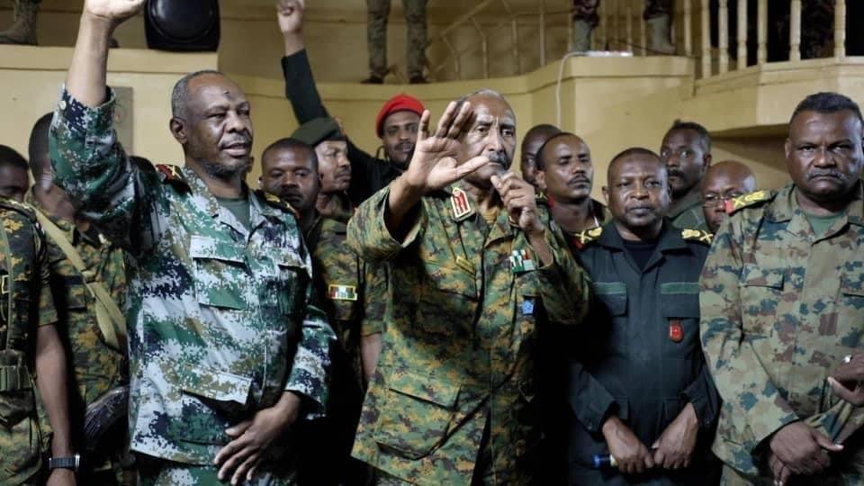 البرهان من وادي سيدنا: لا حل سوى الحسم العسكري البرهان من وادي سيدنا: لا حل سوى الحسم العسكري