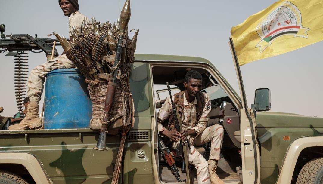 قوات الدعم السريع تطلق سراح العشرات من أسرى الجيش السوداني قوات الدعم السريع تطلق سراح العشرات من أسرى الجيش السوداني