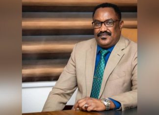 إقالة الأمين العام لجهاز المغتربين إقالة الأمين العام لجهاز المغتربين